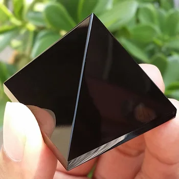 Naturlig Sort Obsidian kvartskrystal Gave Home Decor Pyramide Krystal Healing Håndværk GRSA889