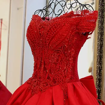 Rød Vintage Puffy Bold Kjoler med V-hals Beaded Bue Saudi-arabisk Prom Kjoler Halsen snøre Formel Part Kjole Robe De Soiree