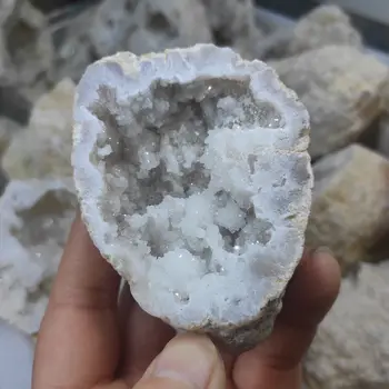 1pcsNatural agat geode crystal hul Mineral prøven indeholder klare krystal klynger healing energi sten Halloween dekorationer