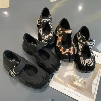 Hotteste Tabi ninja sko sort leopard kvinde spænde remmen split tå platform Casual Sko Kvinder lav-top Chunky Sneakers kvinder