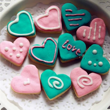4 Stykker i Forskellige Størrelser Valentine ' s Hjerte Plast Cookie Cutters Forme til Sandwich og Pandekage Gave til Bagning Elsker 67JB