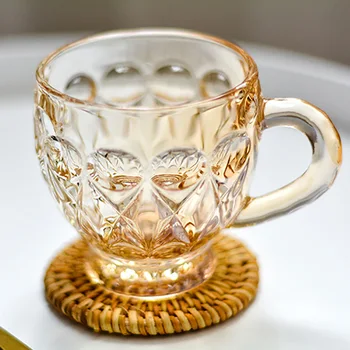 Enkel amber gule glas vand kop kaffe kop med blomst kop te til en kop mere end 200 ML
