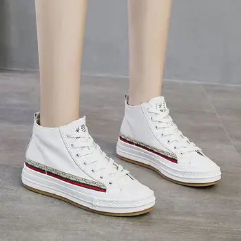 High-top små kvinder læder hvid sko koreanske version af online kendte sko kvindelige studerende 
