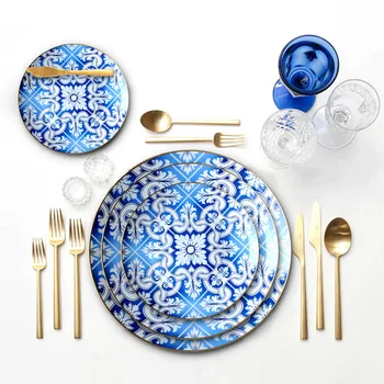 Fire-delt sæt af keramisk bordservice i Europæisk stil, blå-og-hvid Phnom Penh bone China middagstallerken bryllup husstand